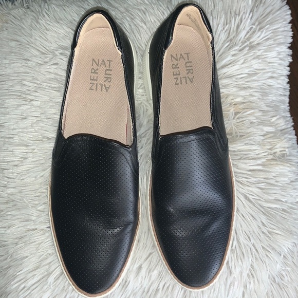 naturalizer jade leather slip on sneakers